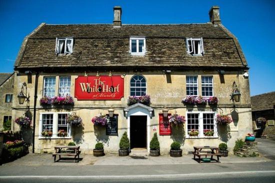 The White Hart Hotel Atworth Bagian luar foto