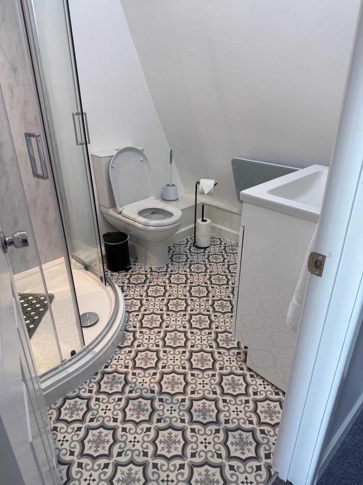 The White Hart Hotel Atworth Bagian luar foto