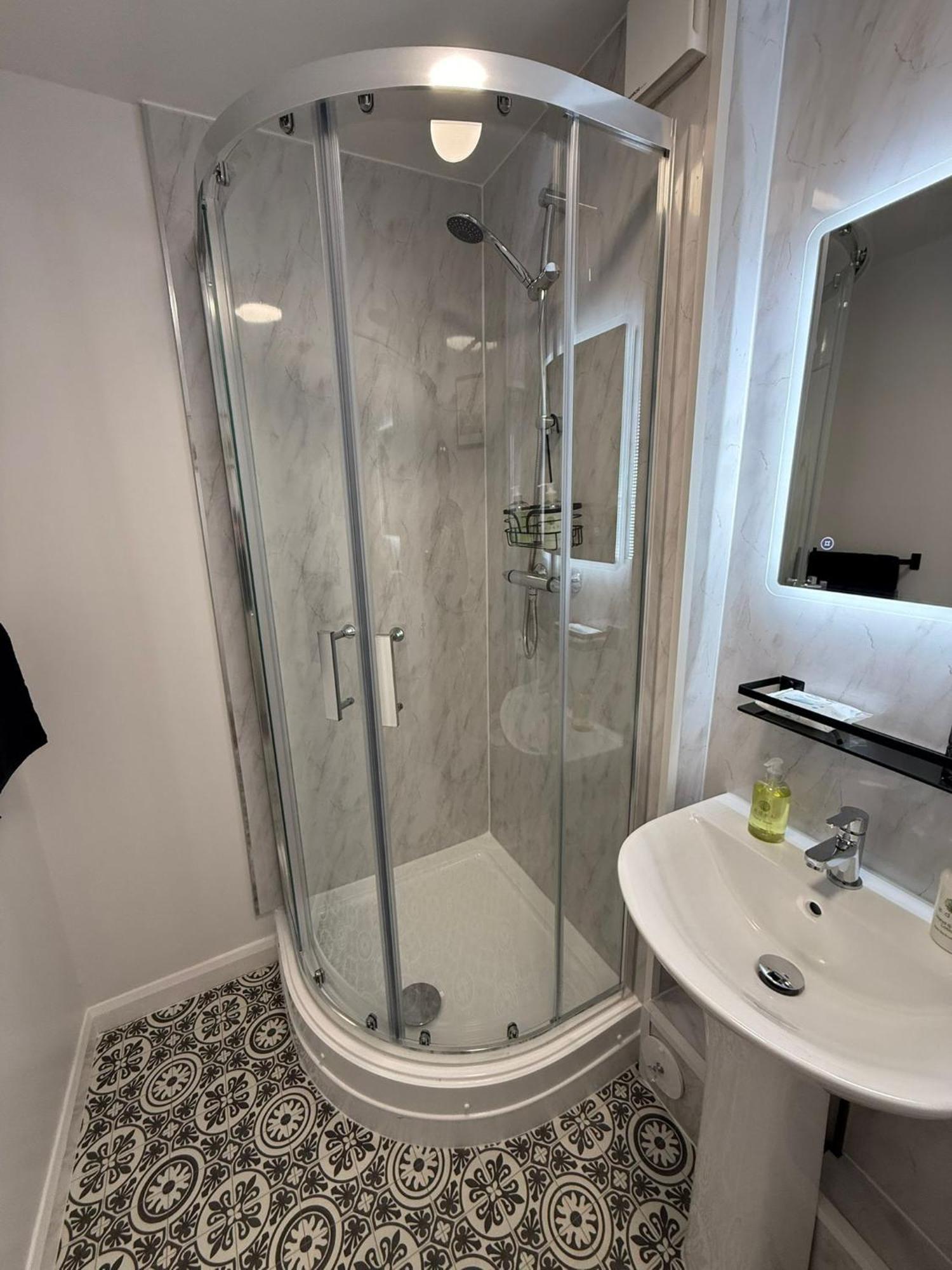 The White Hart Hotel Atworth Bagian luar foto